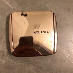 Hourglass bronzer brand new :)